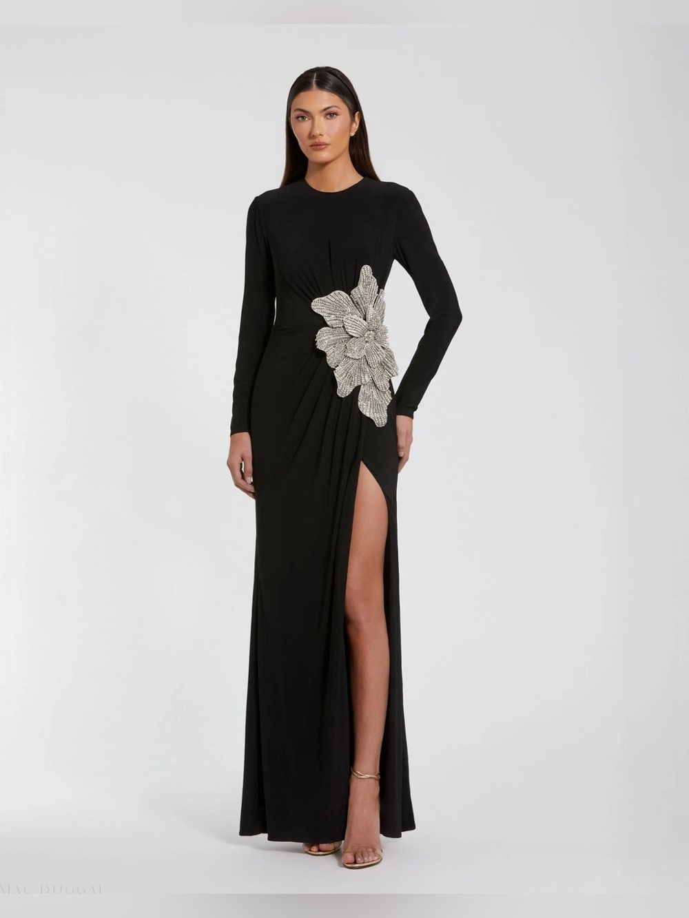 MAC DUGGAL
Black Long Sleeve Jersey Gown With Embellished Flower Size 2